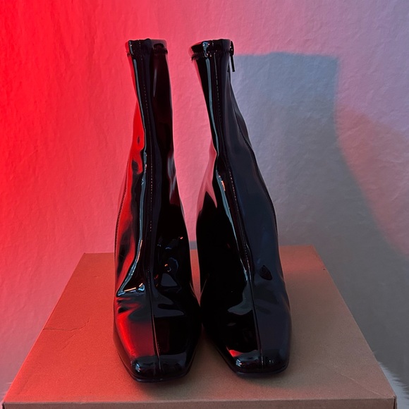 STEVE MADDEN Glossy Black Mini Boot - Picture 5 of 10